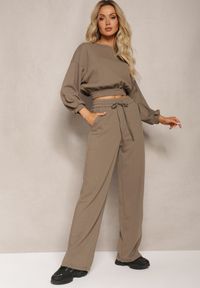Renee - Ciemnozielony Bawełniany Komplet Bluza Krótka ze Ściągaczem i Szerokie Spodnie ze Sznurkiem w Pasie Rionnea. Kolor: zielony. Materiał: bawełna
