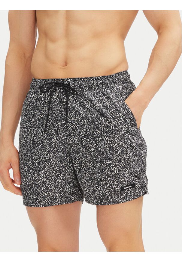 Calvin Klein Swimwear Szorty kąpielowe KM0KM01120 Czarny Regular Fit. Kolor: czarny. Materiał: syntetyk