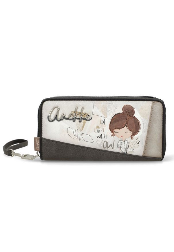 Portfel damski Anekke, z ozdobnym nadrukiem i metalowym logo zapinany na suwak wyposażony w liczne przegrody na karty miejsce na banknoty oraz kiesze. Kolor: brązowy. Wzór: nadruk