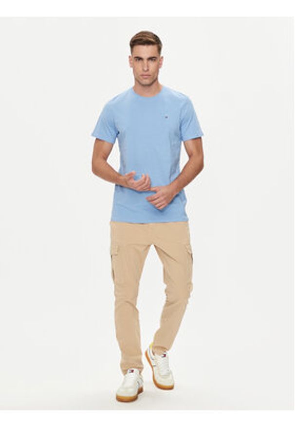 Tommy Jeans T-Shirt DM0DM04411 Niebieski Slim Fit. Kolor: niebieski. Materiał: bawełna