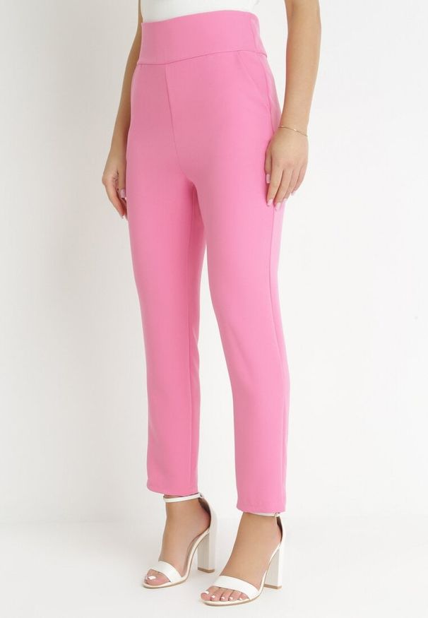 Born2be - Różowe Spodnie Regular Boura. Okazja: do pracy, na spotkanie biznesowe. Kolor: różowy. Styl: biznesowy, klasyczny