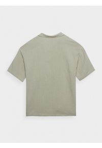 outhorn - Koszula z krótkim rękawem z bawełnianego muślinu męska - oliwkowa. Kolor: oliwkowy. Materiał: bawełna. Długość rękawa: krótki rękaw. Długość: krótkie. Wzór: ze splotem. Sezon: lato #11