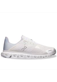 Buty damskie On Running Cloud 6 Coast 3WF10020813 - białe. Kolor: biały. Materiał: materiał, syntetyk. Szerokość cholewki: normalna. Sport: bieganie