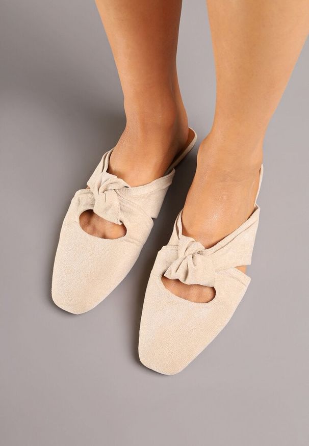 Born2be - Beżowe Klapki Mule Vices Zdobione Supłem Lavisse. Kolor: beżowy. Materiał: len, jeans. Wzór: aplikacja. Obcas: na płaskiej podeszwie. Styl: klasyczny