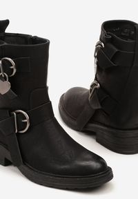 Born2be - Czarne Botki z Metalicznymi Klamrami Latomisa. Okazja: na co dzień. Zapięcie: klamry. Kolor: czarny. Materiał: jeans, skóra. Styl: casual, rockowy