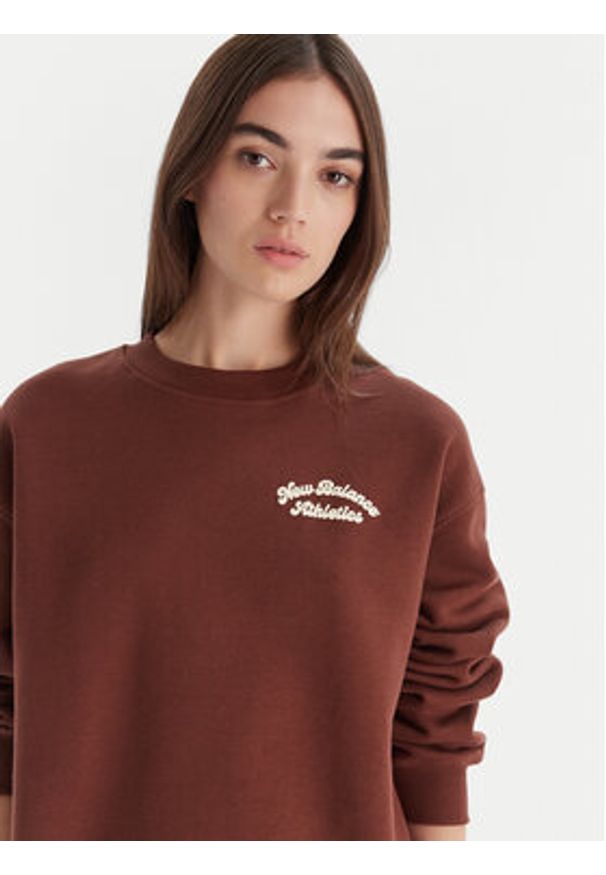 New Balance Bluza WT53516 Brązowy Relaxed Fit. Kolor: brązowy. Materiał: bawełna