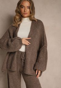 Renee - Jasnobrązowy Niezapinany Kardigan Nietoperzowy z Dodatkiem Wełny i Wiskozy Rallidia. Kolor: brązowy. Materiał: wełna, wiskoza. Wzór: gładki #5