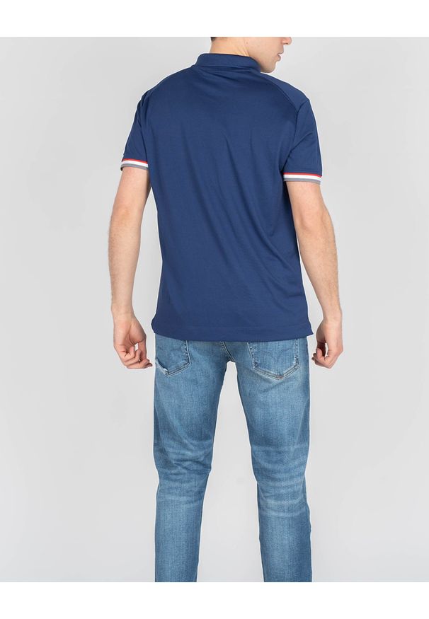 Invicta Koszulka Polo | 4452254 / U | Mężczyzna | Granatowy. Okazja: na co dzień. Typ kołnierza: polo. Kolor: niebieski. Materiał: poliester. Długość rękawa: krótki rękaw. Wzór: aplikacja. Styl: klasyczny, casual