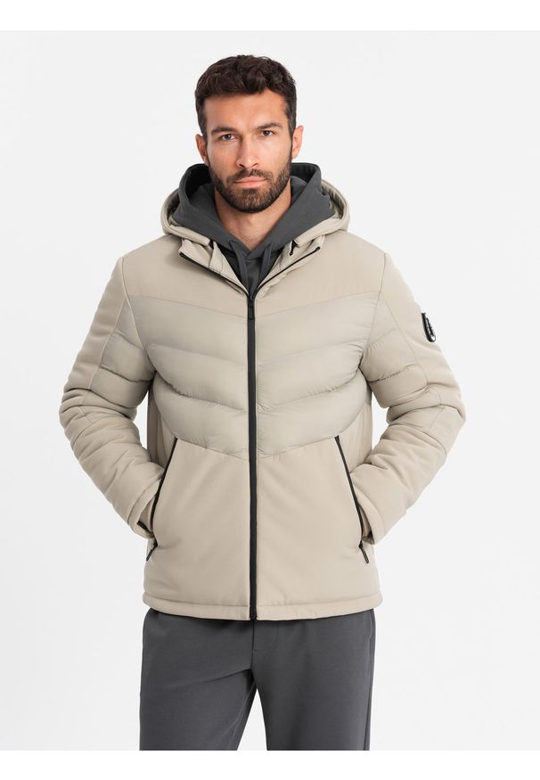 Ombre Clothing - Kurtka męska pikowana z łączonych materiałów z wysokim kołnierzem – beżowa V4 - Rozmiar: XXL. Okazja: na co dzień. Kolor: beżowy. Materiał: materiał. Wzór: aplikacja. Styl: casual, sportowy