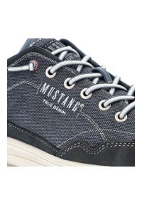 Granatowe Półbuty Mustang Modne Obuwie Męskie. Okazja: na co dzień, na spacer. Kolor: niebieski. Materiał: materiał, jeans, skóra ekologiczna. Styl: sportowy, casual, elegancki #6