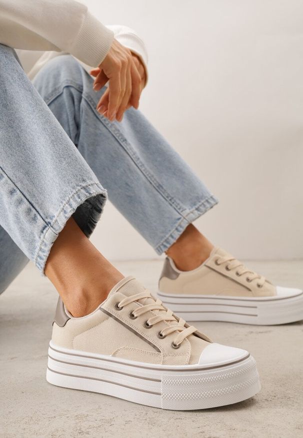 Renee - Beżowe Trampki o Klasycznym Fasonie na Platformie Opheme. Okazja: na spacer, na co dzień. Kolor: beżowy. Obcas: na platformie. Styl: klasyczny