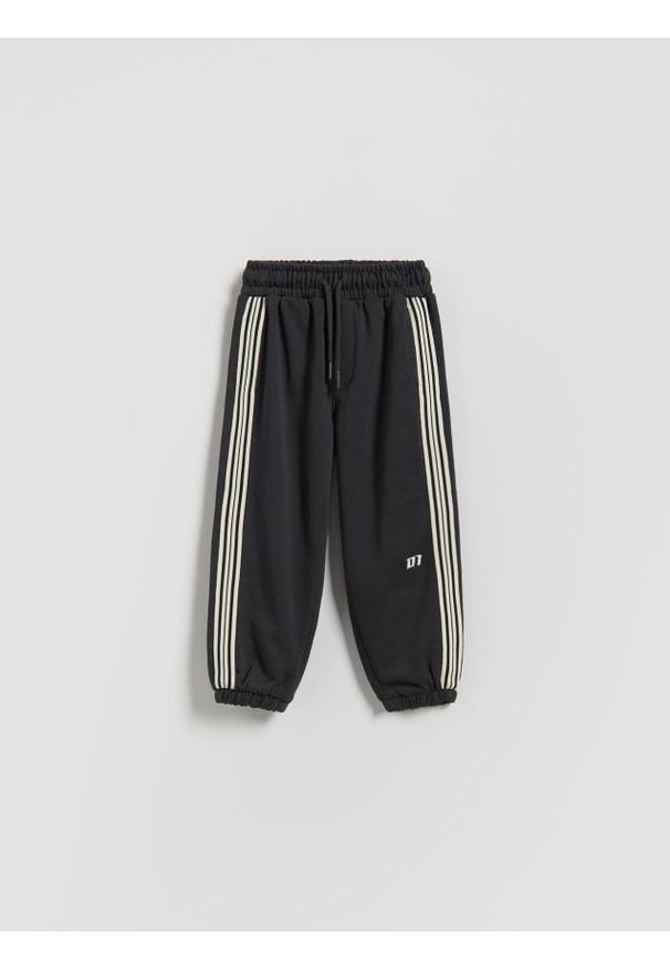 Reserved - Bawełniane joggery - ciemnoszary. Kolor: szary. Materiał: bawełna