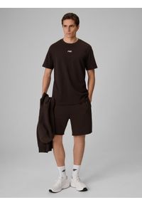 4f - 4F Spodenki dresowe męskie 4F x Robert Lewandowski - brązowe L. Kolor: brązowy. Materiał: dresówka. Długość: krótkie. Wzór: nadruk. Sezon: lato. Sport: fitness #1