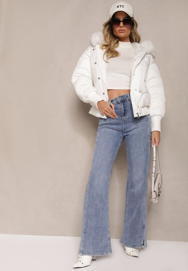 Renee - Biała Kurtka Pikowana z Kapturem Ściągaczami i Futrem Tarnea. Okazja: na co dzień. Typ kołnierza: kaptur. Kolor: biały. Materiał: futro. Styl: casual, elegancki