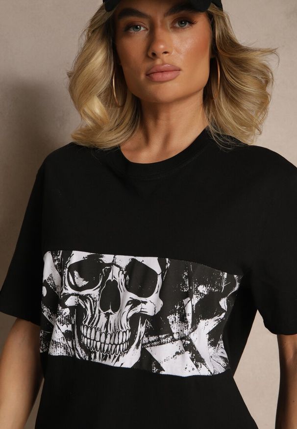 Renee - Czarna Bawełniana Koszulka T-shirt z Nadrukiem Czaszki Lanavira. Okazja: na co dzień, na spotkanie biznesowe, do pracy. Kolor: czarny. Materiał: bawełna. Wzór: nadruk. Styl: casual, biznesowy, elegancki, rockowy