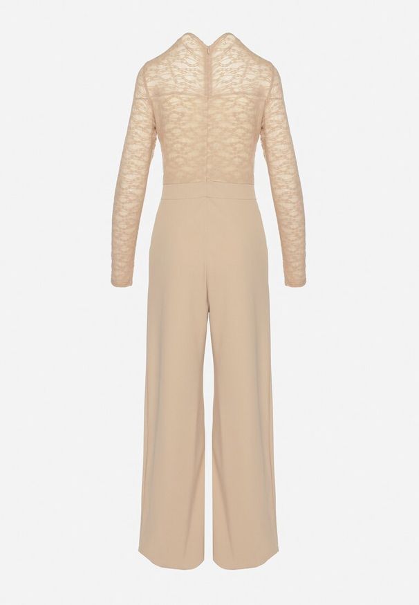 Born2be - Jasnobeżowy Koronkowy Kombinezon z Wiskozą z Szerokimi Nogawkami Ninarena. Okazja: na co dzień. Kolor: beżowy. Materiał: wiskoza, koronka. Długość rękawa: długi rękaw. Długość: długie. Styl: elegancki, casual