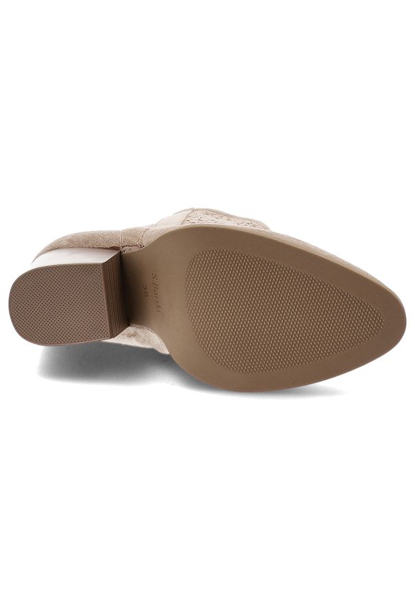 S.Barski - Botki damskie S. Barski, boho ażurowe na klocku z noskiem w szpic i zapinane na zamek, beżowe, HY52-514. Okazja: na co dzień. Zapięcie: zamek. Kolor: beżowy. Szerokość cholewki: normalna. Wzór: ażurowy, aplikacja, kwiaty. Materiał: jeans, materiał. Obcas: na obcasie. Styl: casual, elegancki, boho, klasyczny. Wysokość obcasa: średni