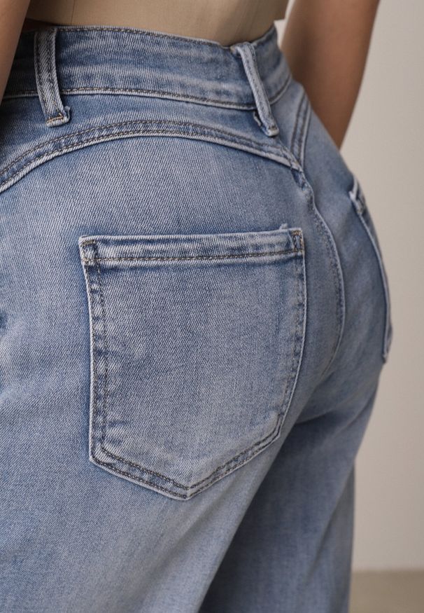 Born2be - Niebieskie Szerokie Jeansy z Bawełny z Wysokim Stanem Berinielle. Okazja: na co dzień. Stan: podwyższony. Kolor: niebieski. Styl: casual, klasyczny, elegancki