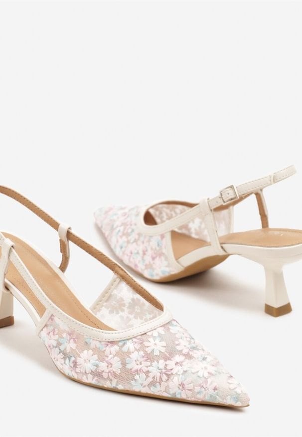 Renee - Beżowe Sandały Vices na Kaczuszce Slingback z Koronkową Cholewką Kovimizza. Okazja: na imprezę. Zapięcie: sprzączka. Kolor: beżowy. Materiał: koronka. Sezon: lato. Obcas: na szpilce. Styl: elegancki