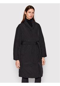 Calvin Klein Płaszcz zimowy K20K204158 Czarny Regular Fit. Kolor: czarny. Materiał: syntetyk. Sezon: zima