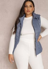 Renee - Niebieska Kamizelka Pikowana z Kapturem Rithe. Typ kołnierza: kaptur. Kolekcja: plus size. Kolor: niebieski. Materiał: materiał. Styl: sportowy #3