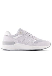 Buty damskie New Balance WW880BA7 – szare. Okazja: na co dzień, na spacer. Kolor: szary. Materiał: skóra, materiał, guma, syntetyk. Szerokość cholewki: normalna. Sport: turystyka piesza, fitness
