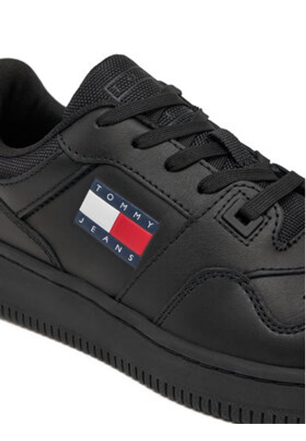 Tommy Jeans Sneakersy EN0EN02505 Czarny. Kolor: czarny. Materiał: skóra