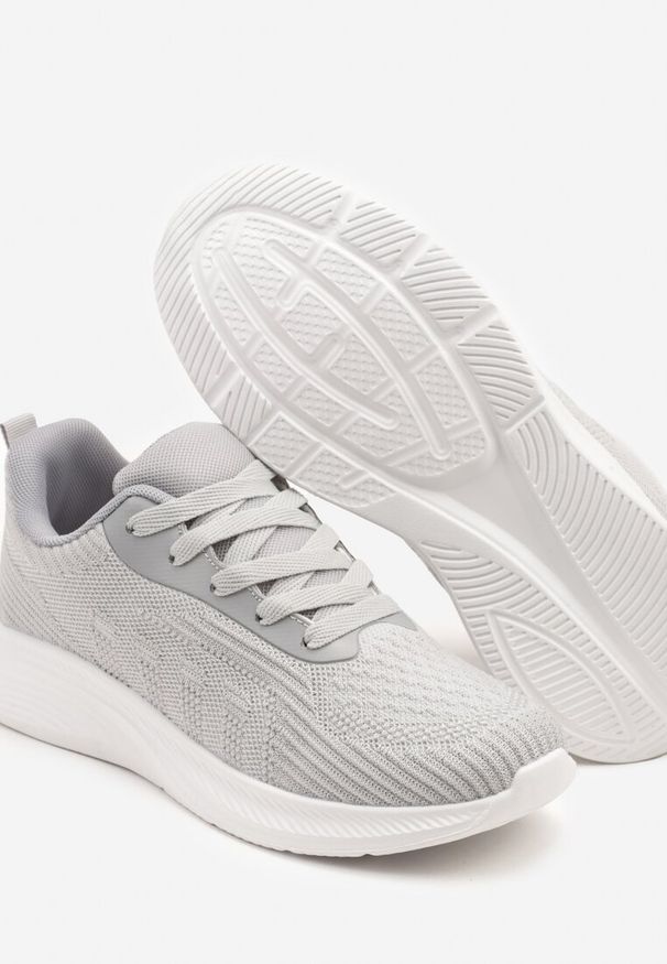Renee - Szare Buty Sportowe Sneakersy z Tłoczonym Wzorem Amosira. Okazja: na spacer. Kolor: szary. Materiał: jeans, skóra. Sezon: wiosna. Wysokość obcasa: bez obcasa. Sport: turystyka piesza