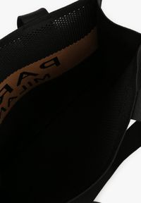 Born2be - Czarna Torebka Shopperka z Tłoczonej Tkaniny Salarea. Kolor: czarny. Materiał: z tłoczeniem. Styl: biznesowy, klasyczny, elegancki #3