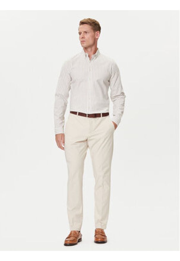 Guess Spodnie materiałowe M4YB01 WG9Z2 Écru Regular Fit. Kolor: kremowy. Materiał: bawełna