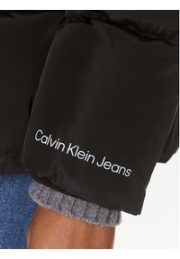 Calvin Klein Jeans Kurtka puchowa J20J221889 Czarny Slim Fit. Kolor: czarny. Materiał: puch, syntetyk #4