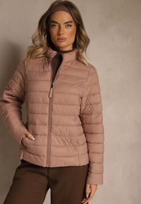 Renee - Beżowa Casualowa Kurtka Ozdobiona Pikowaniem Nelionea. Okazja: na co dzień. Kolor: beżowy. Materiał: jeans. Wzór: aplikacja. Styl: casual