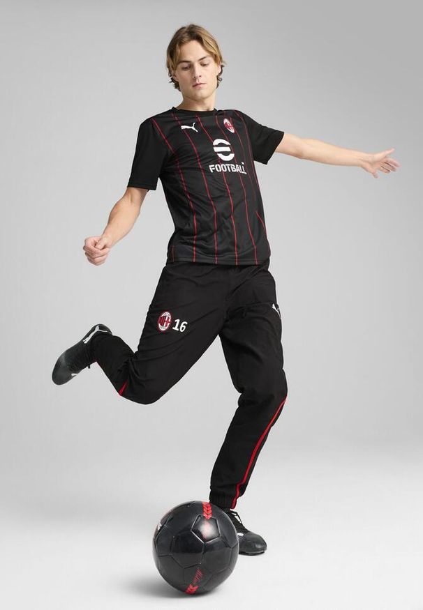 Puma - Męska koszulka przedmeczowa AC Milan PUMA Black For All Time Red. Kolor: czerwony, wielokolorowy, czarny