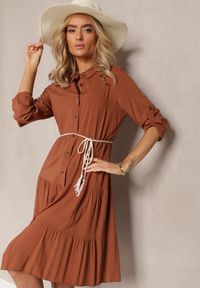 Renee - Brązowa Rozkloszowana Sukienka z Bawełny w Koszulowym Stylu Canidre. Kolor: brązowy. Materiał: bawełna. Typ sukienki: koszulowe