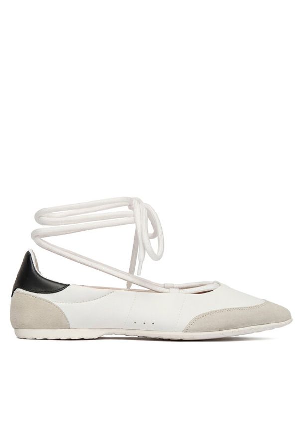 Patrizia Pepe Baleriny 8Z0123/L150-W101 Biały. Kolor: biały. Materiał: skóra