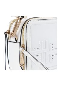 Biała Torebka Hispanitas Elegancka Damska Listonoszka. Kolor: biały. Wzór: aplikacja. Sezon: lato. Materiał: z tłoczeniem, skórzane. Styl: elegancki. Rodzaj torebki: na ramię #6