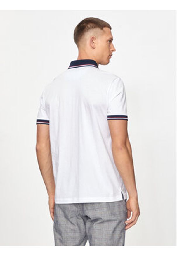 Pierre Cardin Polo C5 21284.2034 Biały Regular Fit. Typ kołnierza: polo. Kolor: biały. Materiał: bawełna