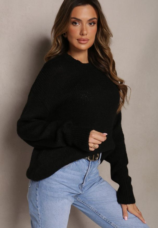 Renee - Czarny Sweter o Klasycznym Fasonie z Wełną i Ściągaczami Tuzza. Kolor: czarny. Materiał: wełna. Styl: klasyczny