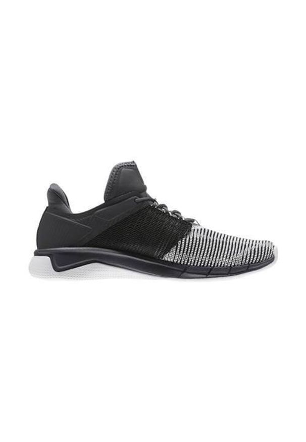Buty do biegania damskie Reebok Fast Flexweave. Zapięcie: sznurówki. Kolor: czarny. Materiał: guma, syntetyk, tkanina, materiał. Szerokość cholewki: normalna. Sport: bieganie