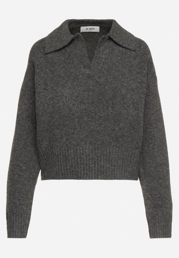 Born2be - Ciemnoszary Sweter o Krótkim Kroju z Kołnierzykiem i Dekoltem w Serek Valentarisa. Okazja: na co dzień. Typ kołnierza: dekolt w serek. Kolor: szary. Materiał: jeans, bawełna. Długość: krótkie. Styl: klasyczny, elegancki, casual