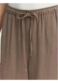 only - ONLY Spodnie materiałowe Siesta 15322263 Brązowy Regular Fit. Kolor: brązowy. Materiał: wiskoza #5