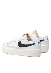 Nike Sneakersy Blazer Low Platform DJ0292 Biały. Kolor: biały. Materiał: skóra. Obcas: na platformie #7