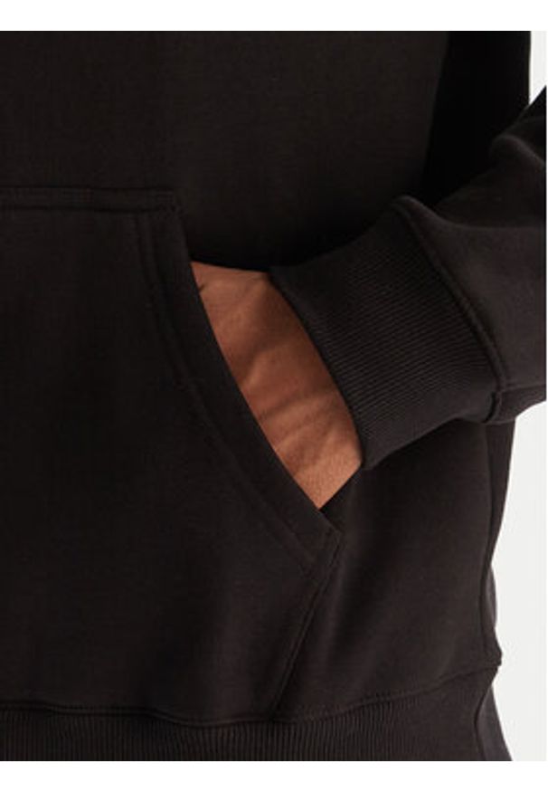 Reebok Bluza RK25152CCM Czarny Regular Fit. Kolor: czarny. Materiał: bawełna