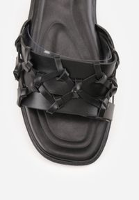 Born2be - Czarne Płaskie Klapki Ozdobione Plecionymi Paskami Terilynn. Kolor: czarny. Materiał: len. Wzór: aplikacja. Sezon: lato. Obcas: na obcasie. Styl: elegancki. Wysokość obcasa: niski #4