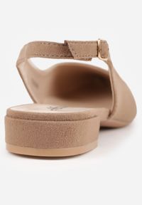 Renee - Ciemnobeżowe Sandały z Ekozamszu ze Szpiczastym Noskiem Terevelis. Okazja: na co dzień. Nosek buta: szpiczasty. Zapięcie: pasek. Kolor: beżowy. Materiał: jeans. Styl: elegancki, casual #9