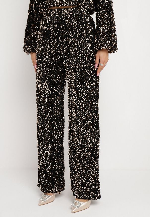 Born2be - Złote Szerokie Spodnie Welurowe w Cekiny Mokkia. Kolor: złoty. Materiał: welur