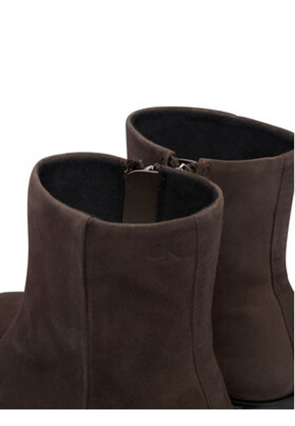 Calvin Klein Botki HW0HW02592 Brązowy. Kolor: brązowy. Materiał: zamsz, skóra