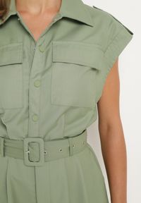 Born2be - Ciemnobeżowy Kombinezon bez Rękawów Zapinany na Guziki z Materiałowym Paskiem Tiamarlia. Okazja: na co dzień. Kolor: beżowy. Materiał: materiał. Długość rękawa: bez rękawów. Styl: casual, klasyczny #4