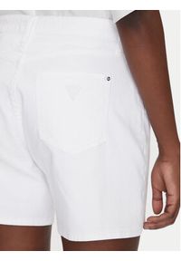 Guess Szorty jeansowe W5GD1A D4T50 Biały Regular Fit. Kolor: biały. Materiał: bawełna