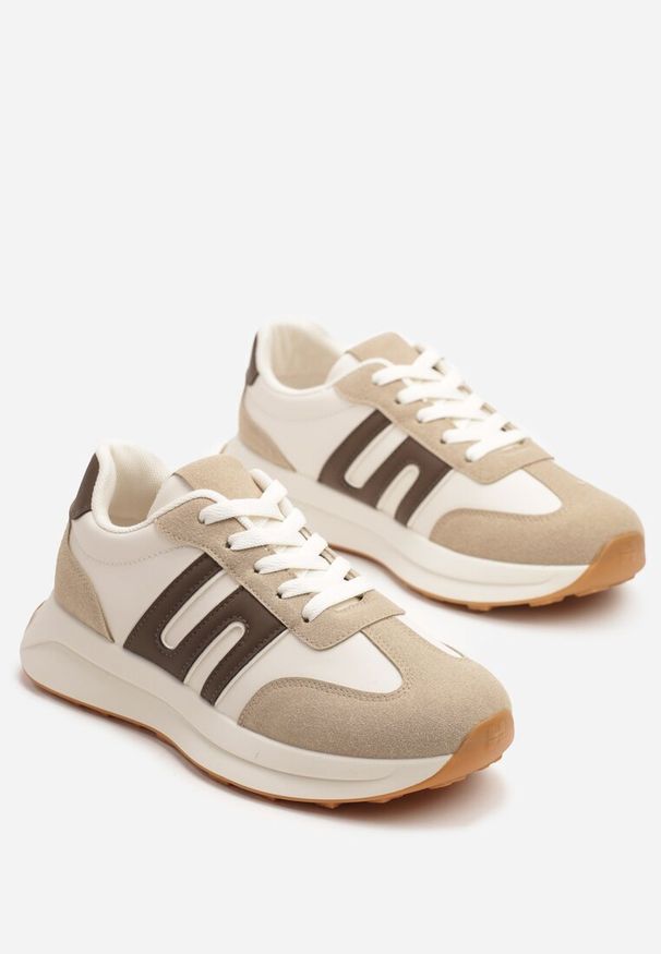 Renee - Ciemnobeżowe Sneakersy Ozdobione Geometrycznym Wzorem Eldvisa. Okazja: na co dzień. Kolor: beżowy. Materiał: jeans. Wzór: aplikacja, geometria